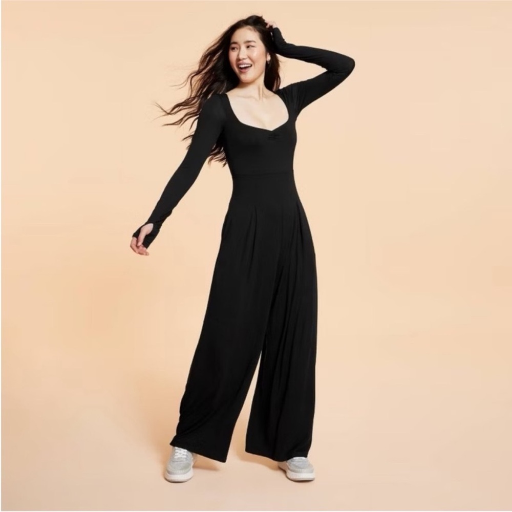 Blogilates Black Long-Sleeve sweetheart neck Wide-Leg Jumpsuit - Picture 2 of 5